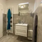 Oasis 10