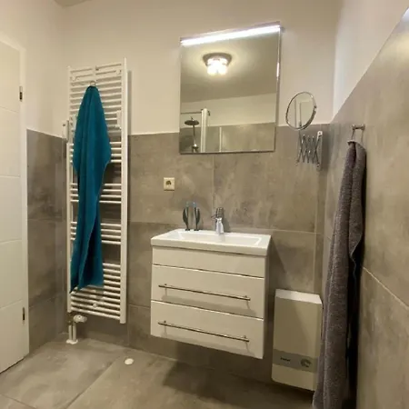 Oasis 10